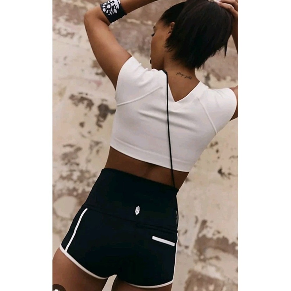 NWT Island Time Free‎ People FP Movement Shorts Black High Waist XS Yoga Shortie